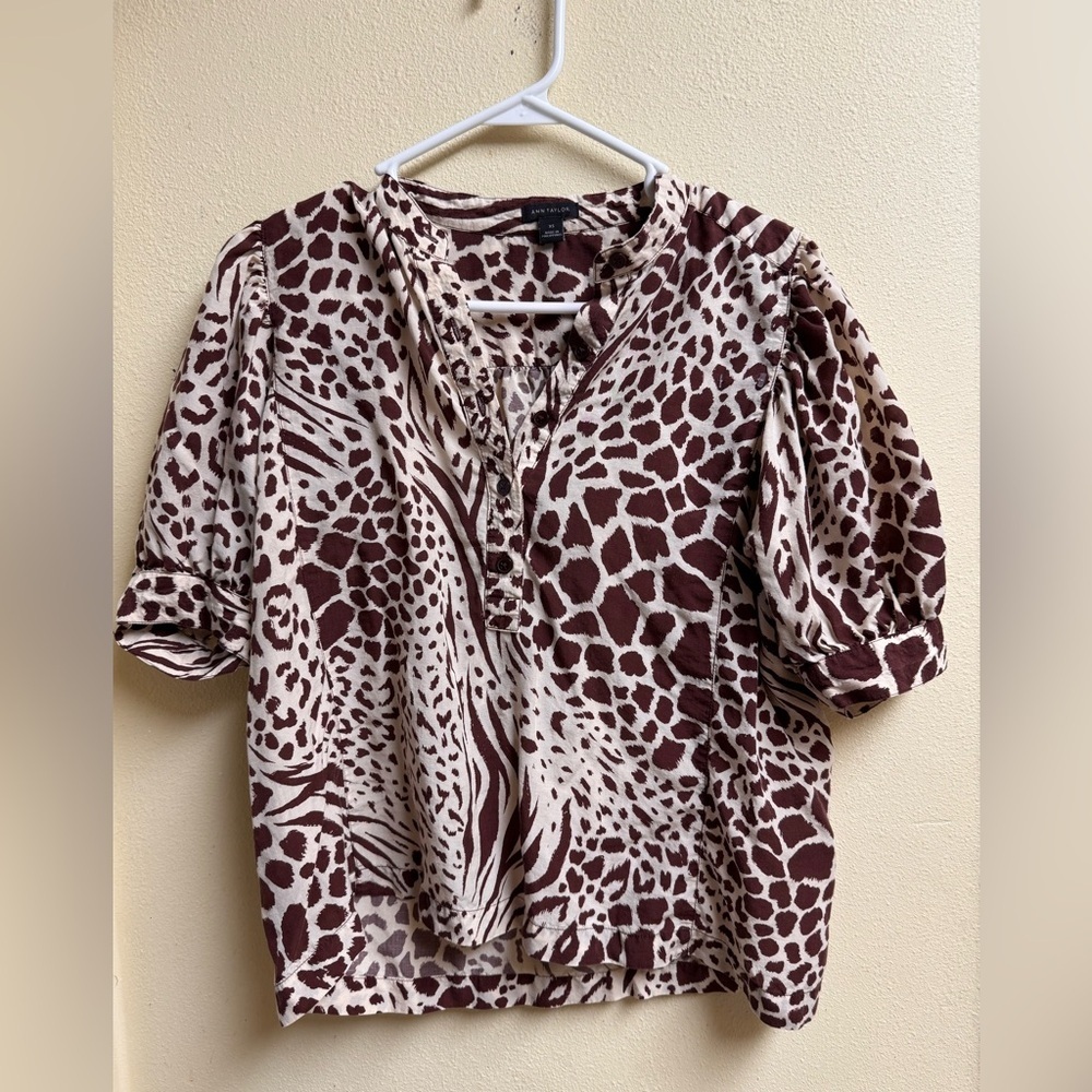 Ann Taylor Animal Print Puff Sleeve Blouse – XS